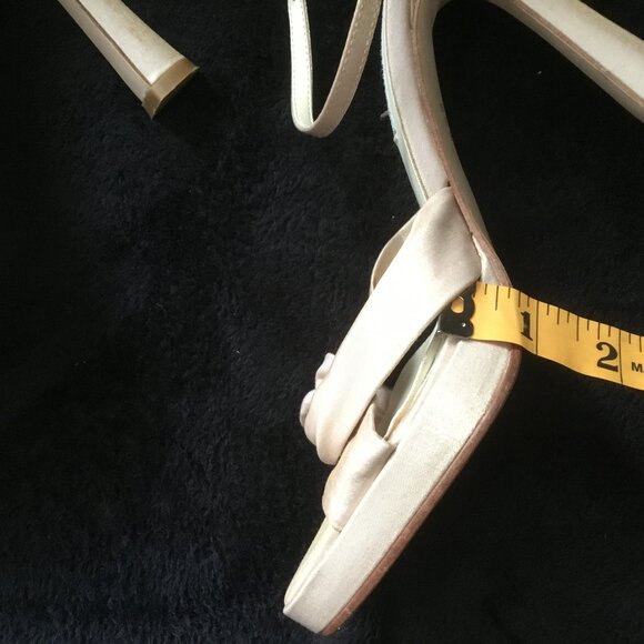 Colorifics Women's Gold Tone Shoes 7.5M - Picture 3 of 15